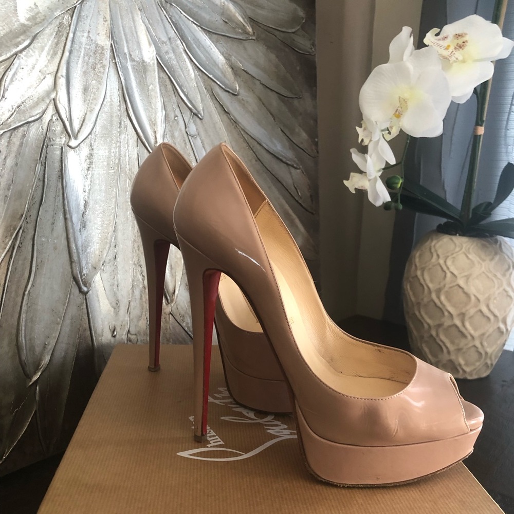 Authentic CL Lady Peep 150